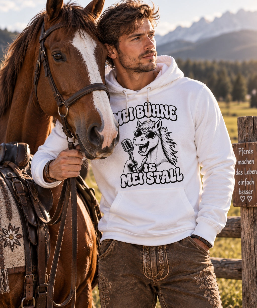 Mann mit Pferd im weißen Pferdebua Hoodie